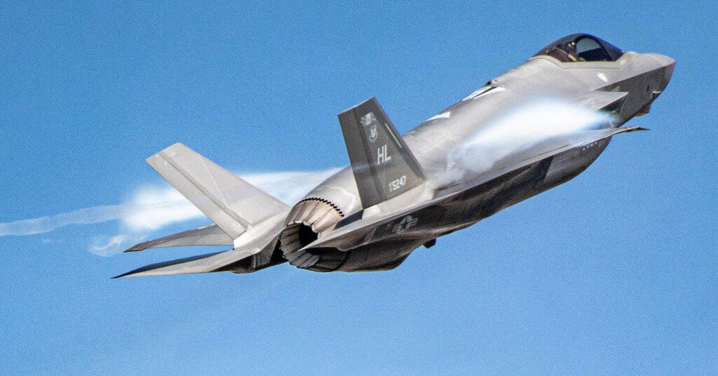 Borbeni avion pete generacije F-35A u letu