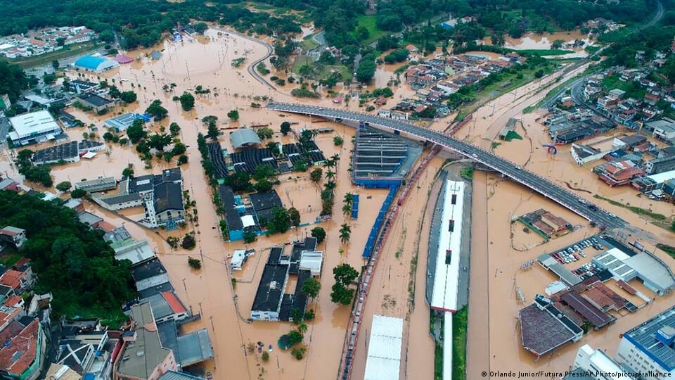 Franco da Rocha City Hall warned that the dam in the region was at almost 80% of its capacity, which could lead to the opening of the floodgates and cause more flooding.