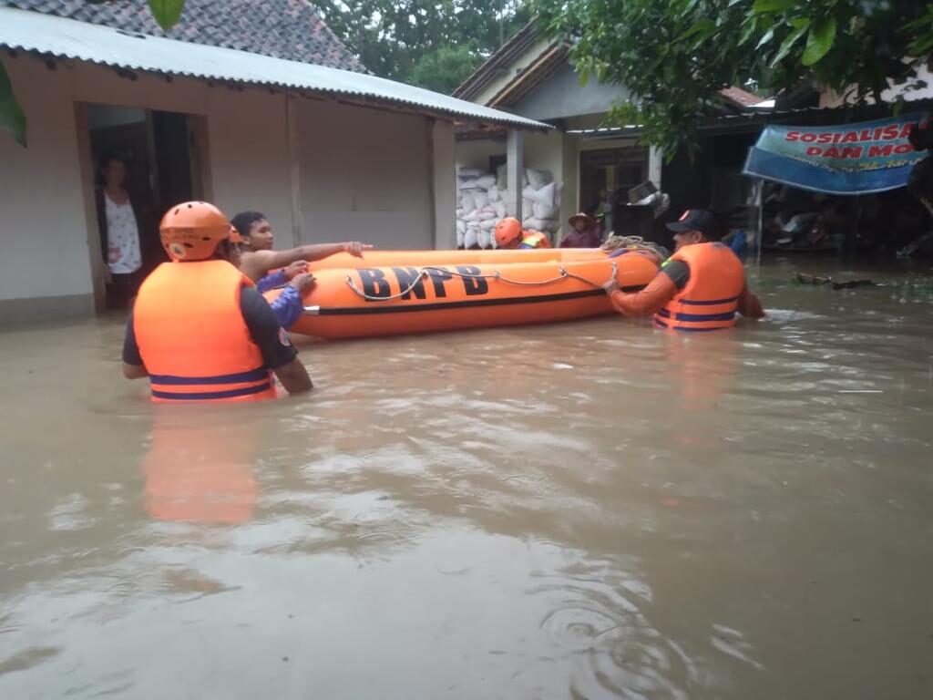 Floods rescue in Purworejo Regency, Central Java, Indonesia, 16 March 2022