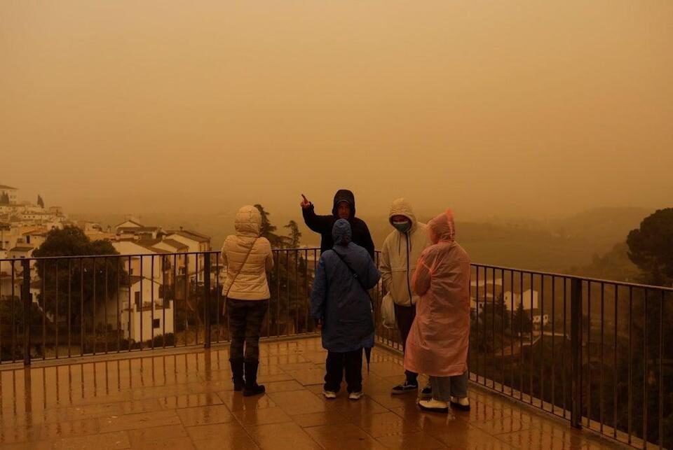 Intense Saharan dust sandstorm hits Spian for the second time