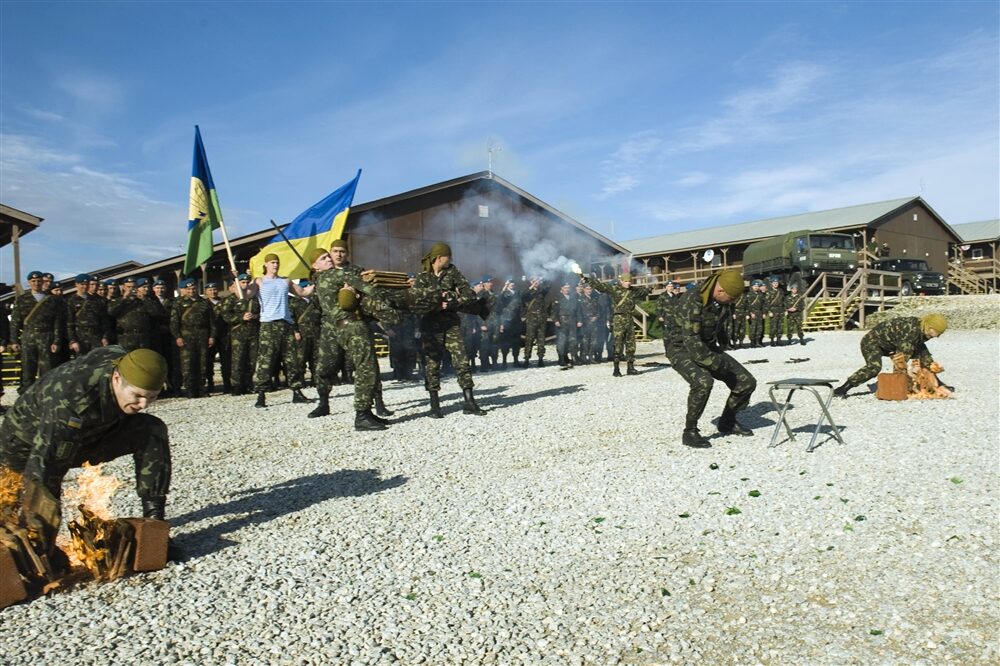 Kosovo ukraine soliders train us troops