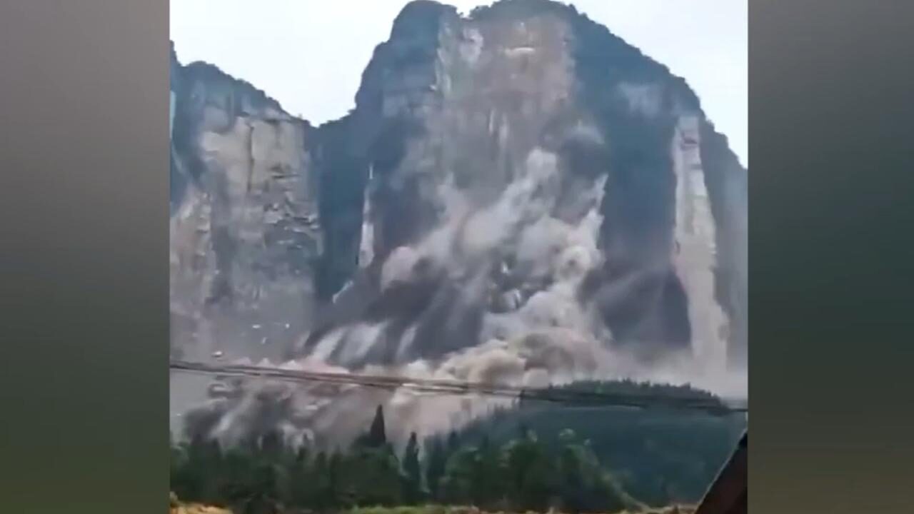 Local captures terrifying footage of deadly landslide in southwest China