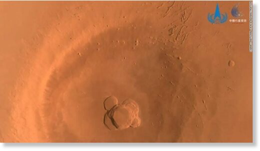 Slika planine na Marsu koju je snimila kineska sonda Tianwen-1
