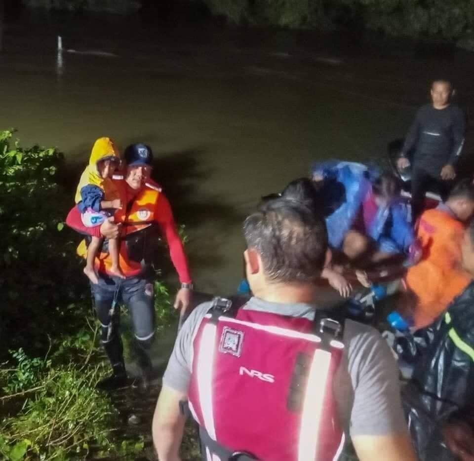 Flood rescue in Alaminos City, Pangasinan after heavy rain from Tropical Storm Ma-On (Florita), 24 August 2022