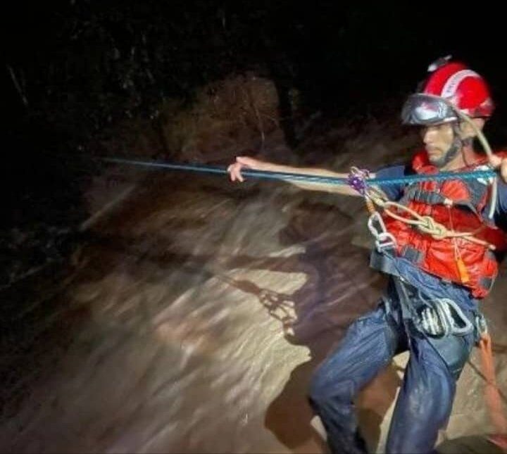 Search and rescue in Lobatera municipality,