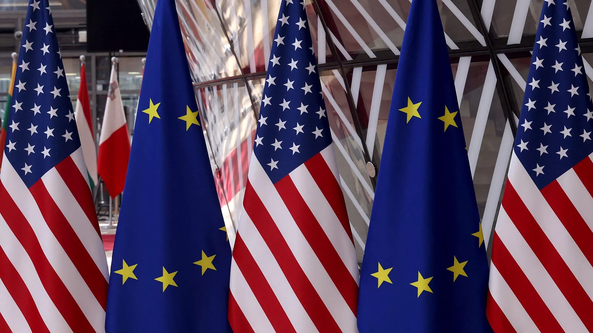 EU US flags