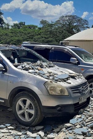 Oštećeni automobil u Honiari