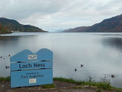 Lovac na Nessie uočava dug 'crni oblik' na površini jezera Loch za koji kaže da 'dokazuje' postojanje čudovišta