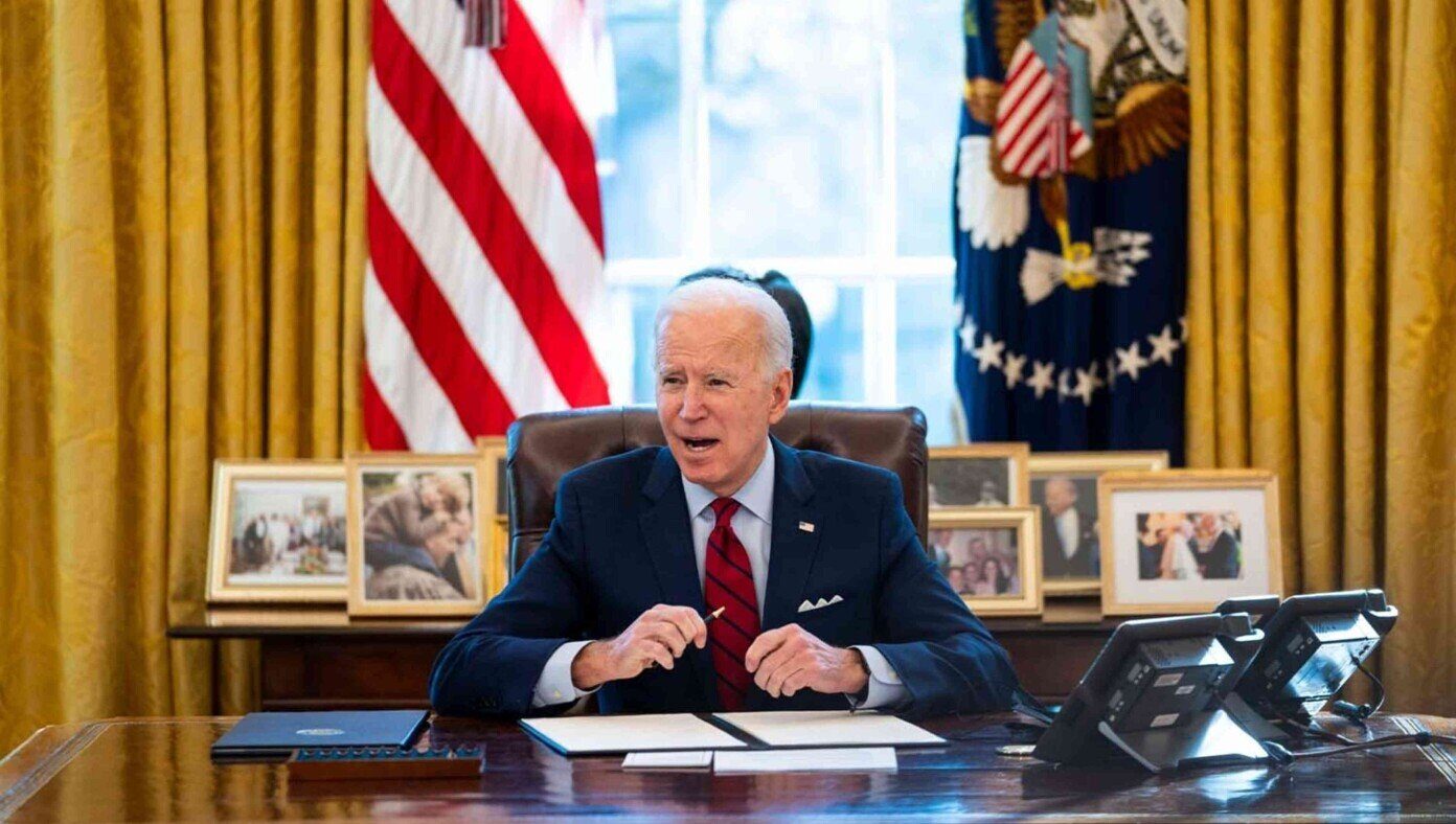 Biden kaže da ne zna za nikakve tajne dokumente, niti tko je on, niti zašto sjedi u ovom uredu ovalnog oblika