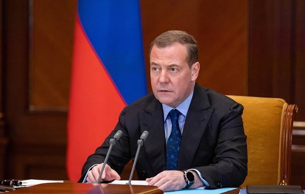 Klikni za povećanje medvedev