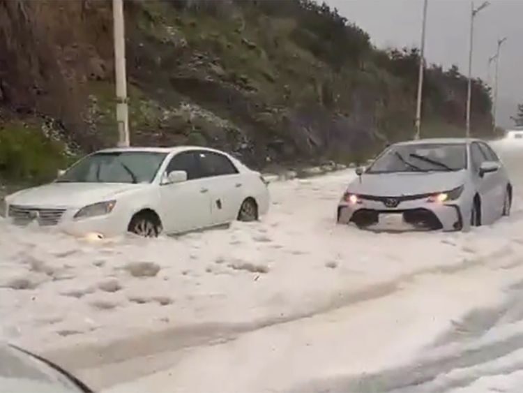 Vehicles stuck in Al Baha.