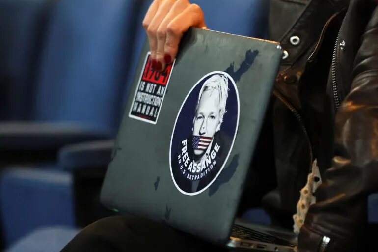 Klikni za povećanje Assange