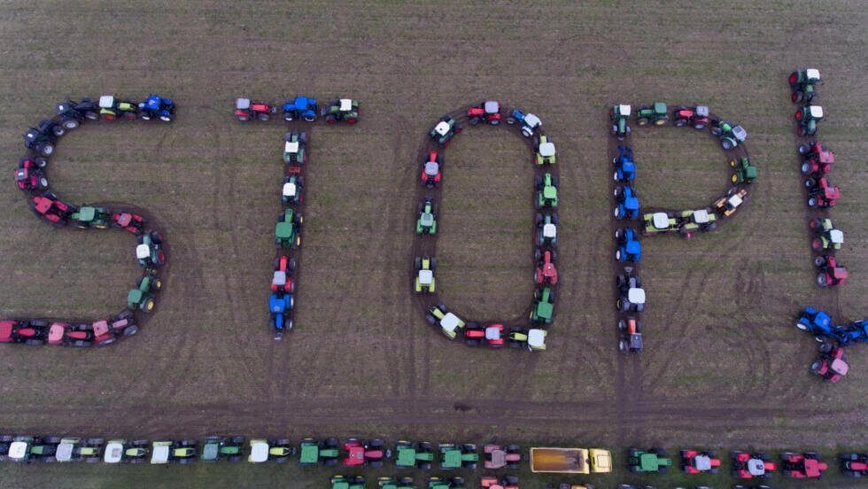 france farmers protest tractors stop