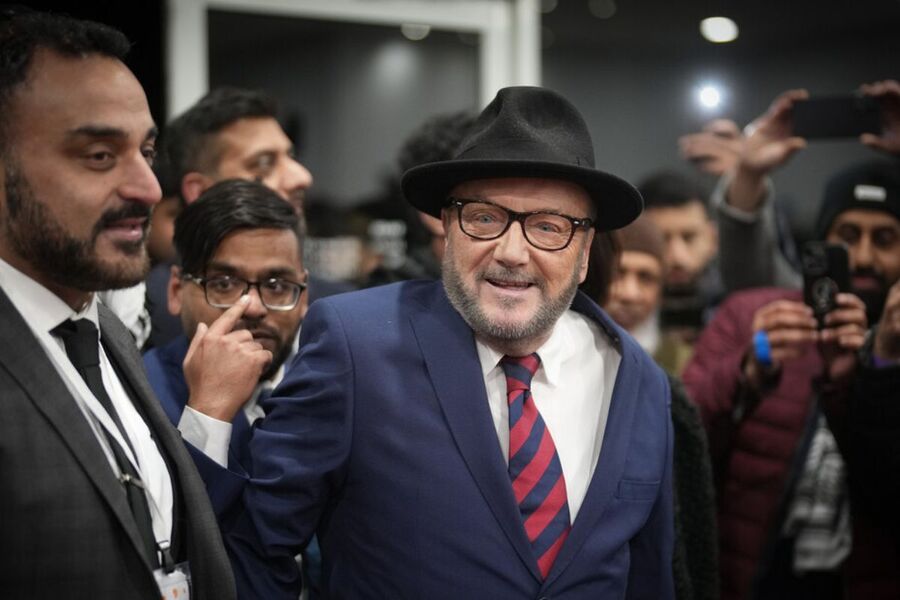George Galloway slavi izbornu pobjedu u Rochdaleu