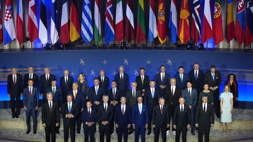nato slika