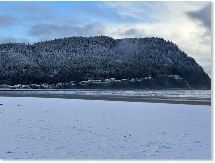 Snow at Seaside on the Oregon coast