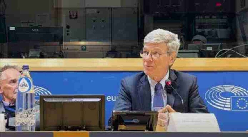 Klikni za povećanje Jeffrey Sachs
