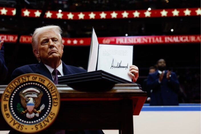 Klikni za povećanje trump
