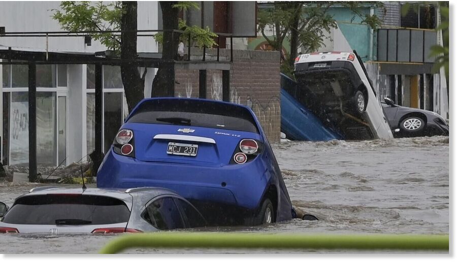 Torrential  much of the Argentine port city of Bahia Blanca under water