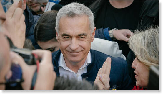 Klikni za povećanje Calin Georgescu