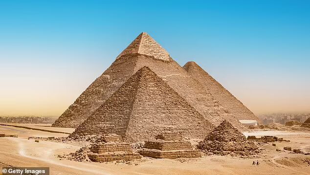 Klikni za povećanje piramide