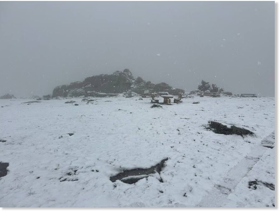 Winter has returned to the peaks of Cherni Vrah