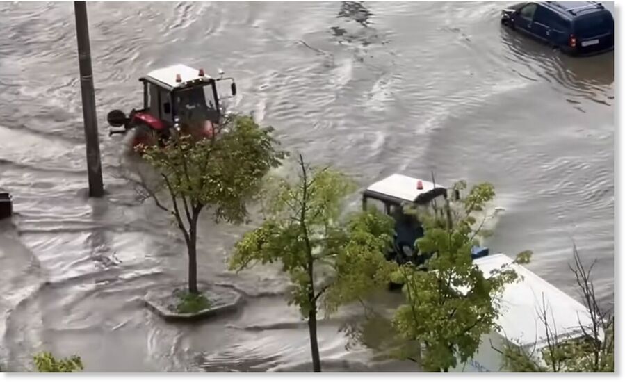 Here is the aftermath of the downpour in Minsk.