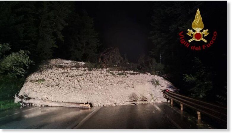 The landslide swept across the Via d’Allemagne, a main access road to Cortina.
