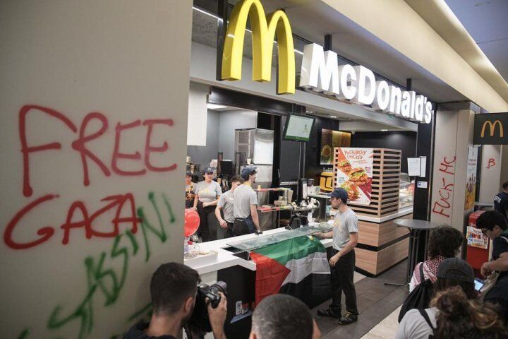 protests support palestine italy