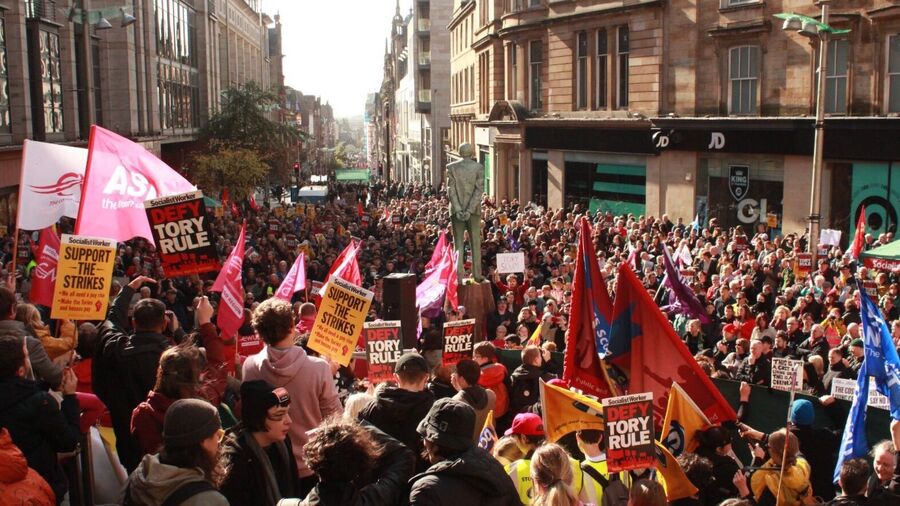 britain workers protest cost of living