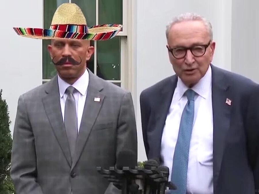 Hakeem Jeffries and Chuck Schumer