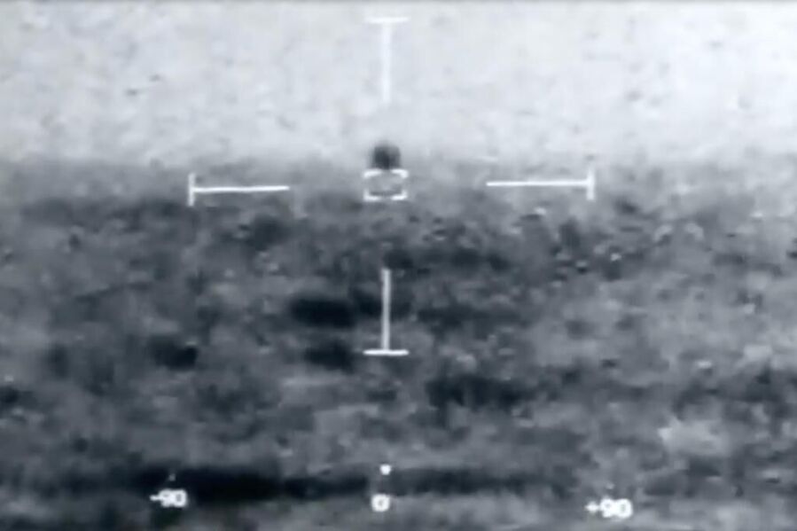 Klikni za povećanje UFO over water