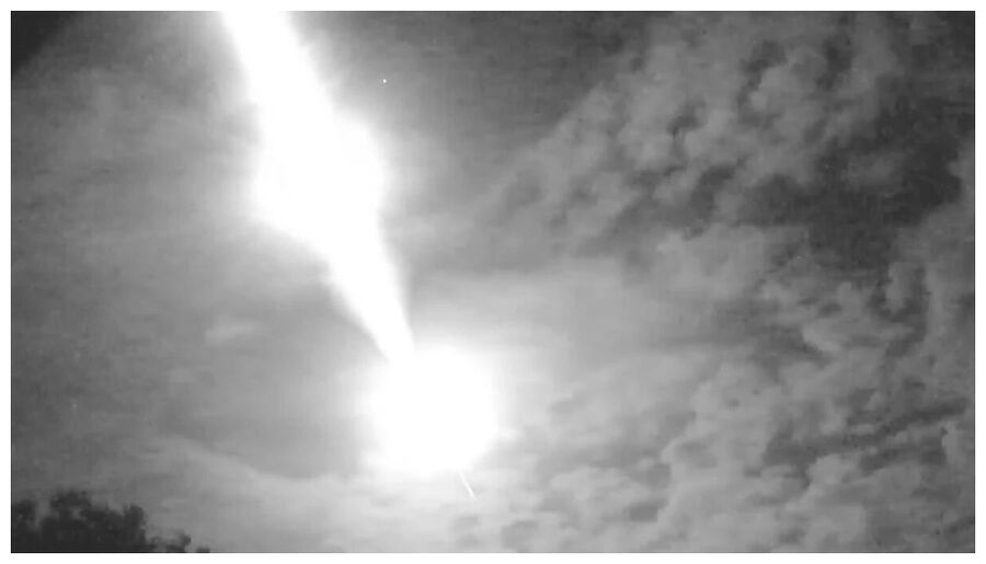 Klikni za povećanje Meteor over NZ