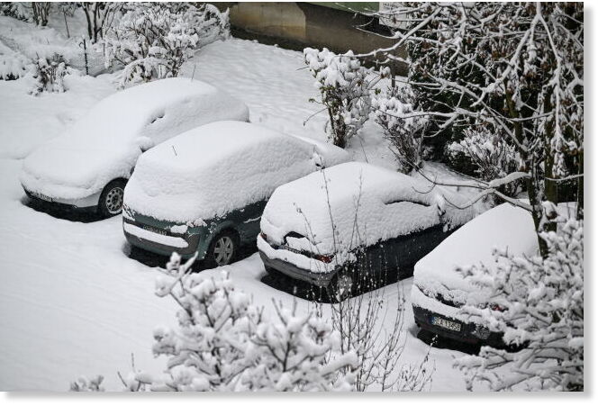 Klikni za povećanje View of streets in Przemyśl after overnight heavy snowfall, November 22, 2025