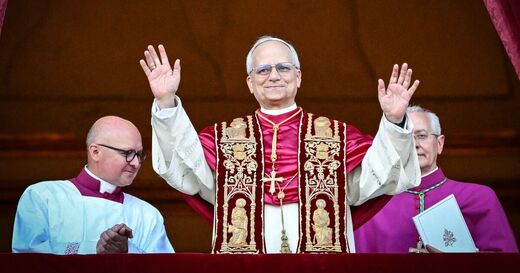 Klikni za povećanje new pope leo prevost