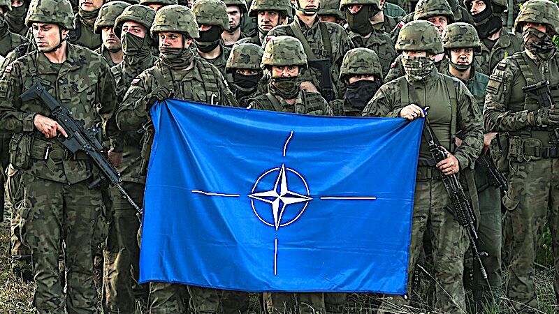 Klikni za povećanje NATO troops/flag