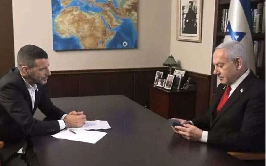 Netanyahu with amulet