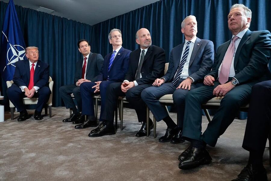 Klikni za povećanje trump davos matching shoes