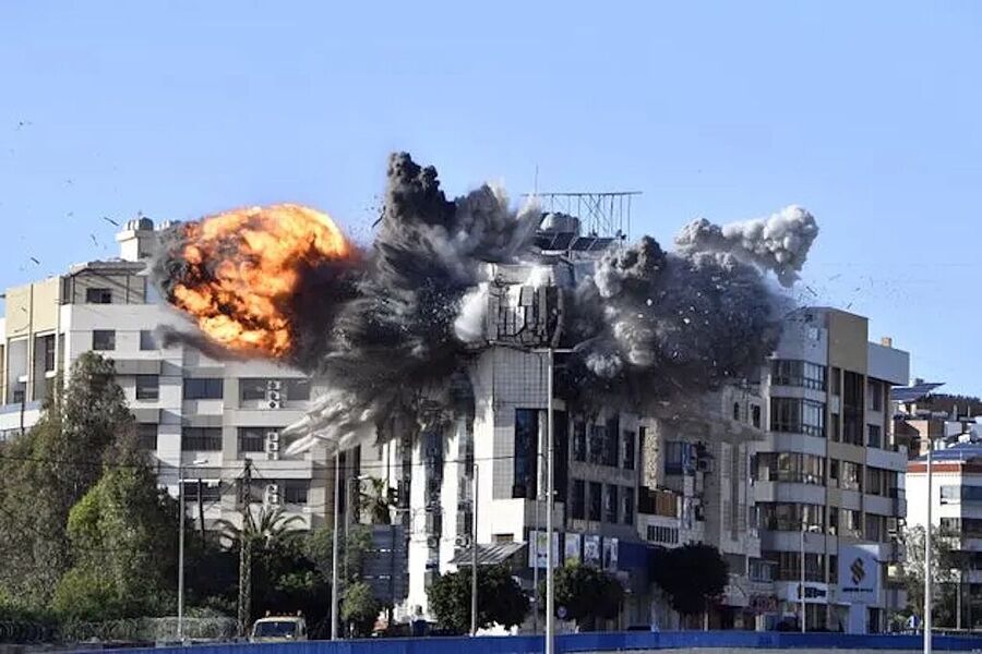 Klikni za povećanje israel bomb south beirut lebanon