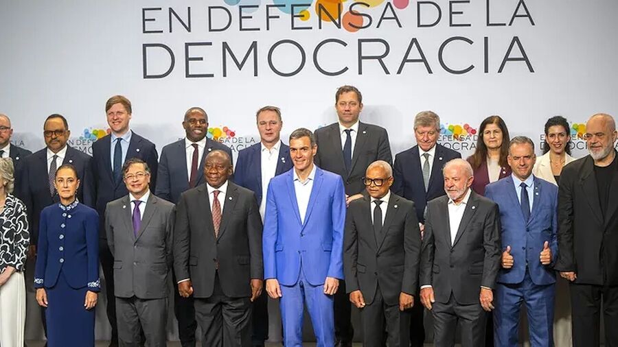 Klikni za povećanje latin american leaders meet spain counter us influence