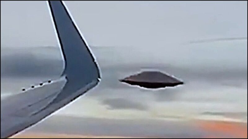 close encounter jet ufo