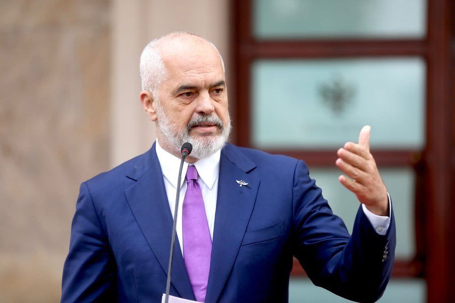 Klikni za povećanje Albanski premijer Edi Rama
