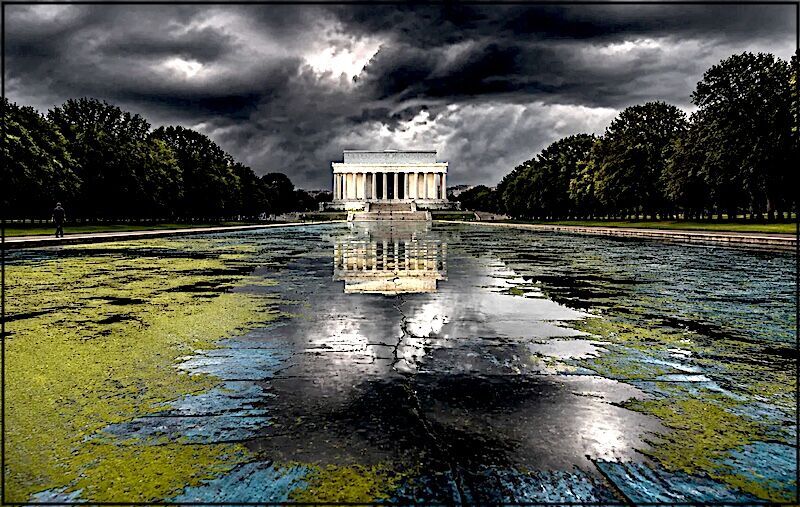 Klikni za povećanje WH Reflecting Pool